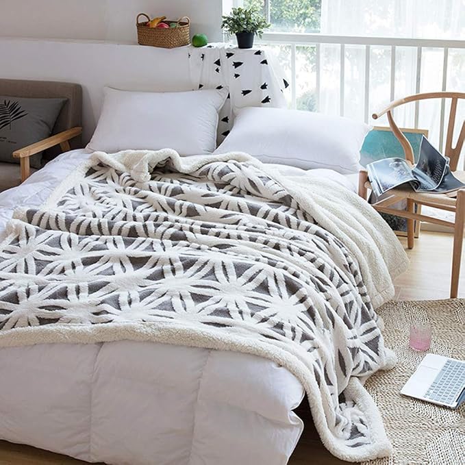 LOMAO Sherpa Fleece Blanket Gifts for Mom Dad Cozy Soft Throw Blanket for Women Men Birthday Gifts Dual Sided Couch Sofa Bed Blanket (Grey, 60''x80'')