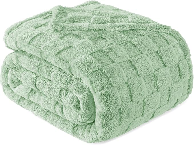 Exclusivo Mezcla 3D Checkered Fleece Queen Blanket for Bed, Sage Green | Super Soft and Cozy Fluffy Blanket, Lightweight, Breathable, Decorative Blanket for Living Room, Bedroom, All Season, 90"x90"