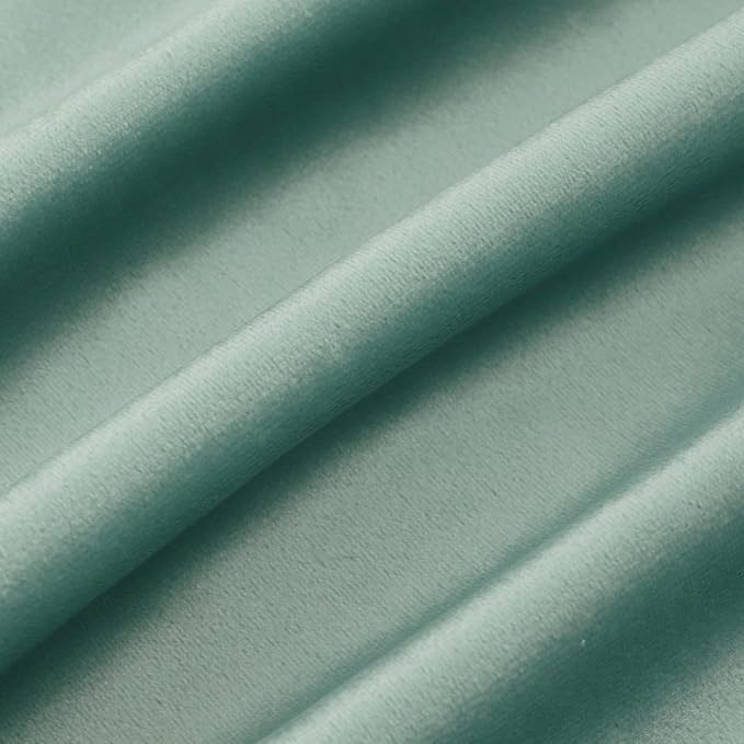 Velvet Sage Green Throw Pillow Covers 16”x16”Pack of 2 Soft Decorative | Square Cushion Covers for Couch Sofa Bed Livingroom Car Home Decor,40x40Cm