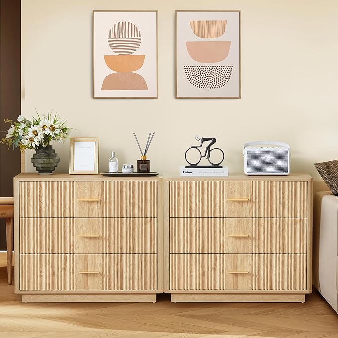 Fluted Dresser for Bedroom with 3 Drawers, 31.5" Wide Modern Chest of Drawers with Metal Handle, Large Storage Dresser, Wood Closet Clothes Storage Organizer for Nursery Living Room, Hallway,Natural