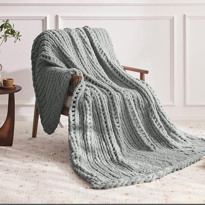 Negwoo Chunky Knit Throw Blanket, Knitted Throw Chenille Yarn, 30"*40" | Soft Thick Cable Knitted Blankets, Handmade Big Thick Blanket, Machine Washable Cute Comfy Blanket for Home Decor, Light grey