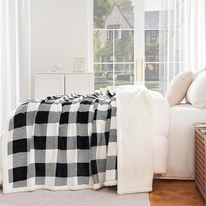PU MEI Sherpa Fleece Throw Blanket 60" x 80" Reversible Plush Fluffy Large Big Blanket Lattice Flannel Blankets for All Season Use, Black and White