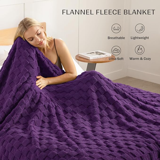 Exclusivo Mezcla 3D Checkered Fleece Queen Blanket for Bed, Purple | Super Soft and Cozy Fluffy Blanket, Lightweight, Breathable, Decorative Blanket for Living Room, Bedroom, All Season, 90"x90"