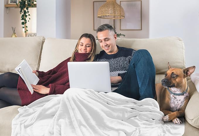 Utopia Bedding Ultra Soft Fleece Bed Blanket King Size White (90x102 Inch) | Microfiber Plush Warm Lightweight Breathable Cozy Blanket Anti-Static, All Season Use, Gift for Women and Men