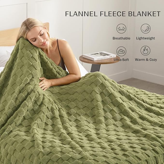 Exclusivo Mezcla 3D Checkered Fleece Queen Blanket for Bed, Olive Green | Super Soft and Cozy Fluffy Blanket, Lightweight, Breathable, Decorative Blanket for Living Room, Bedroom, All Season, 90"x90"
