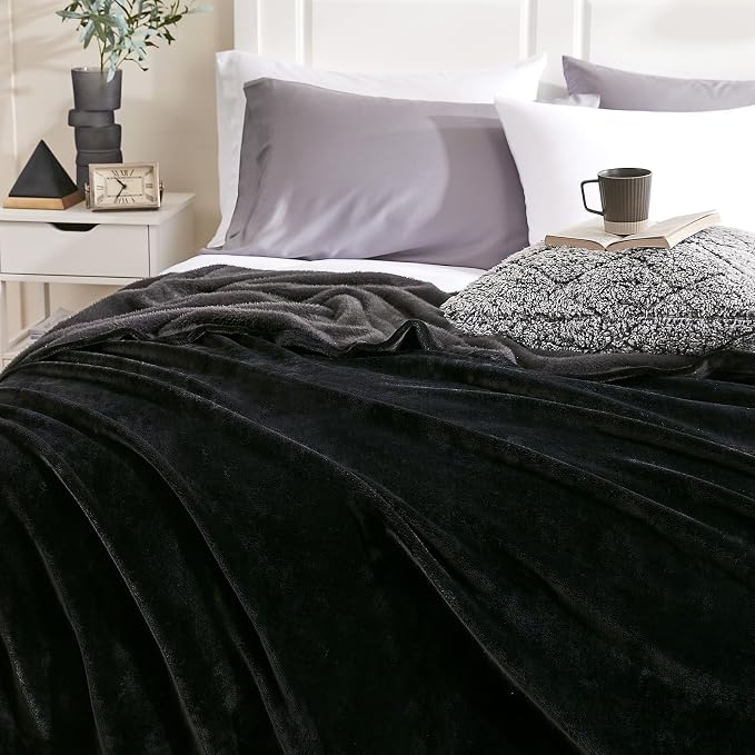 Hansleep Throw Black Fleece Blanket, Soft Flannel Bed Blanket | Fuzzy Cozy Blanket 50x60 Inches, Multi-use for Bed, Sofa, Couch, Travel, Camping, All Season Warm Lightweight Cover