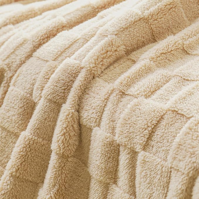 Exclusivo Mezcla 3D Checkered Fleece King Blanket for Bed, Camel | Super Soft and Cozy Fluffy Blanket, Lightweigh and Breathable Blanket for Living Room, Bedroom, Decor, All Season, 104"x90"