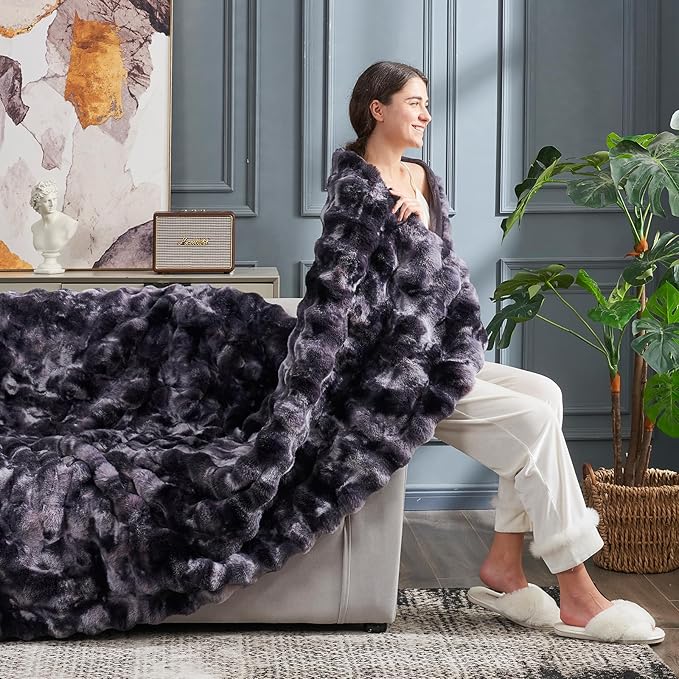 Cozy Bliss Faux Fur Throw Blanket for Couch, Fuzzy Soft Plush Thick Bubble Blanket for Sofa Bedroom Living Room,50 * 60 Inches Tie Dye Black