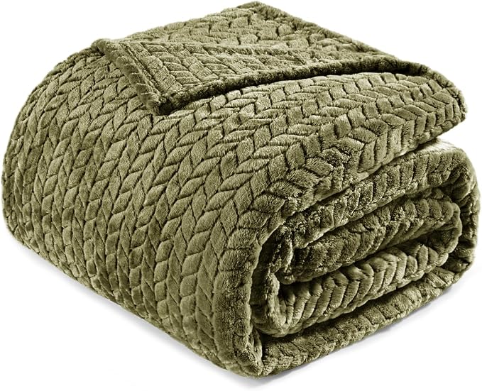 Exclusivo Mezcla Soft Fleece Bed Blanket Queen Size, 90”x90”, Olive Green | Cozy Fluffy Lightweight Blankets for Summer, Decorative Plush Flannel Throws for Living room, Bedroom with Leaves Pattern