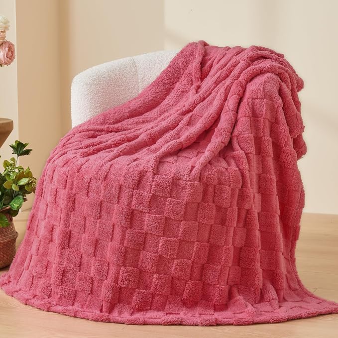 NEWCOSPLAY 3D Checkered Flannel Twin Blanket, Coral Pink, 60"x80" | Super Soft Cute Lightweight Decorative Premium Silky Fleece Blanket for Couch Sofa Bed, Gift for Women Men, All Season Use