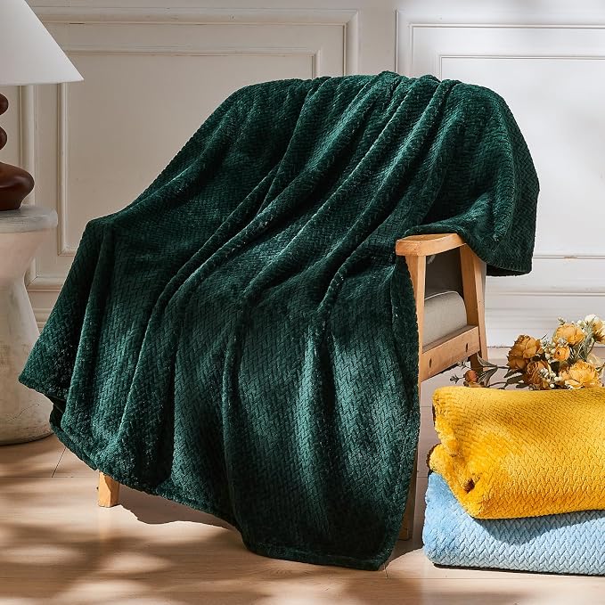 NEWCOSPLAY Fleece Leaves Pattern Queen Blanket, Forest Green, 90"x90" | Super Soft Throw Blanket, Lightweight Cozy Bed Sofa Blanket, Premium Silky Flannel Fleece, Travel Blanket for All Season Use