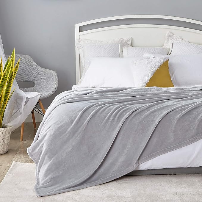 Hansleep Twin Light Grey Fleece Blanket, Soft Flannel Bed Blanket | Fuzzy Cozy Blanket 60x80 Inches, Multi-use for Bed, Sofa, Couch, Travel, Camping, All Season Warm Lightweight Cover