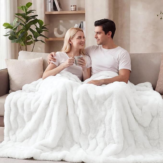 ORINOVA White Furry Blanket King Size Soft Faux Fur Throw Fuzzy Bunny Fur Blanket for Bed Cozy 90x108 Fluffy Blankets King for Bedroom Living Room Home Decor Gifts 1000 GSM