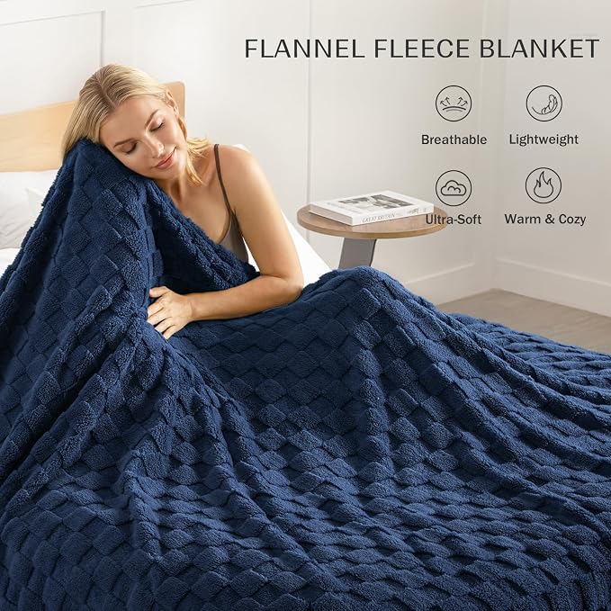 Exclusivo Mezcla 3D Checkered Fleece Twin Blanket for Bed, Navy Blue | Super Soft and Cozy Fluffy Bed Blanket, Cute Fuzzy Blanket for Teens Back to School, Dorm Essentials, All Season, 60"x80"