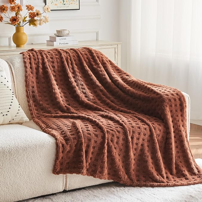 NEWCOSPLAY 3D Waffle Checkered Flannel King Blanket, Coffee, 90"x110" | Super Soft Cute Lightweight Decorative Premium Silky Fleece Blanket for Couch Sofa Bed, Gift for Women Men, All Season Use