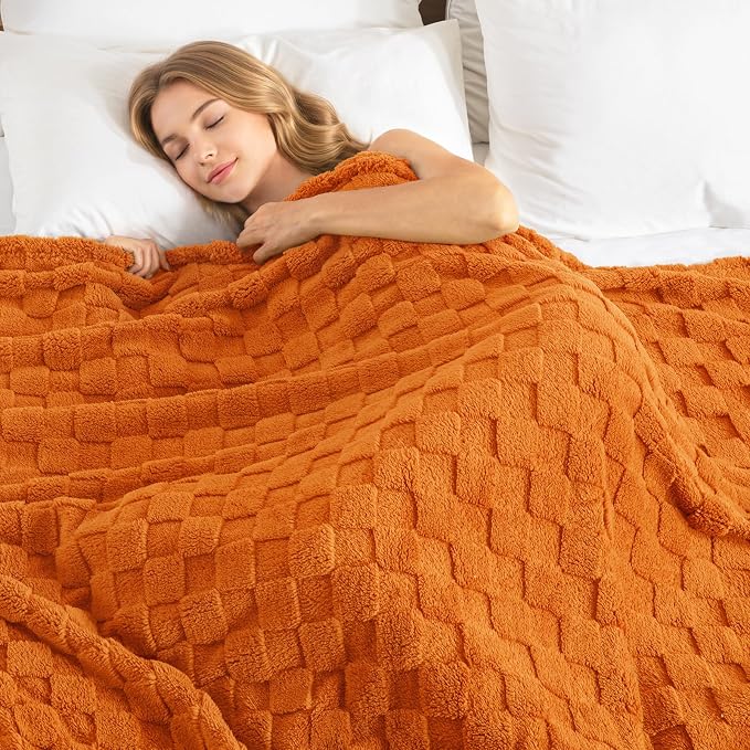 Exclusivo Mezcla 3D Checkered Fleece Twin Blanket for Bed, Burnt Orange | Super Soft and Cozy Fluffy Bed Blanket, Cute Fuzzy Blanket for Teens Back to School, Dorm Essentials, All Season, 60"x80"