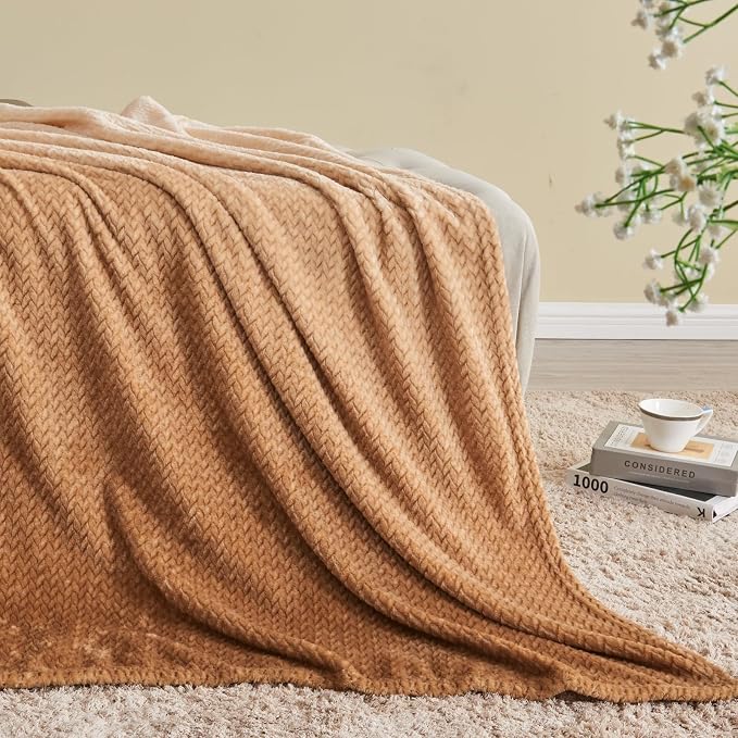 NEWCOSPLAY Fleece Leaves Pattern Throw Blanket, Ombre Brown, 50"x60" | Super Soft Throw Blanket, Lightweight Cozy Bed Sofa Blanket, Premium Silky Flannel Fleece, Travel Blanket for All Season Use