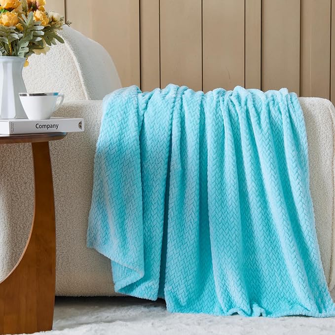 NEWCOSPLAY Fleece Leaves Pattern King Blanket, Turquoise, 90"x110" | Super Soft Throw Blanket, Lightweight Cozy Bed Sofa Blanket, Premium Silky Flannel Fleece, Travel Blanket for All Season Use