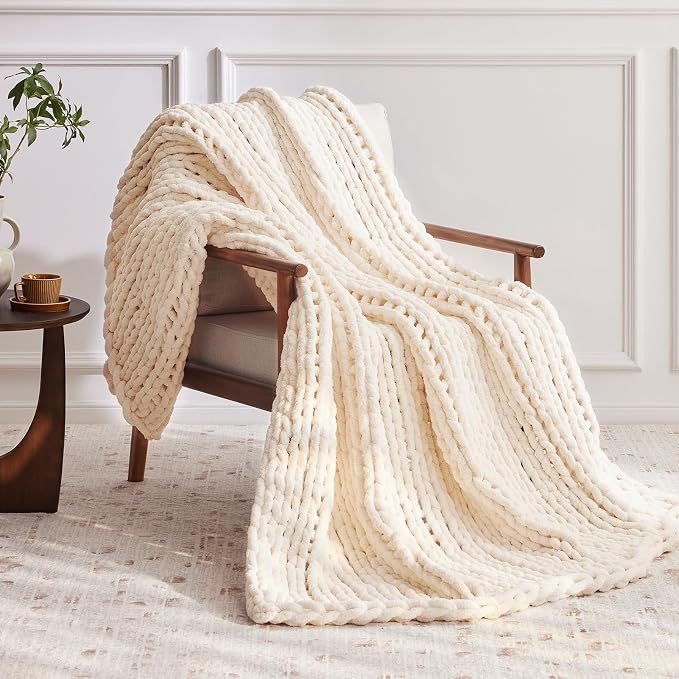 Negwoo Chunky Knit Throw Blanket, Knitted Throw Chenille Yarn, 50"*60" | Soft Thick Cable Knitted Blankets, Handmade Big Thick Blanket, Machine Washable Cute Comfy Blanket for Home Decor,Cream White
