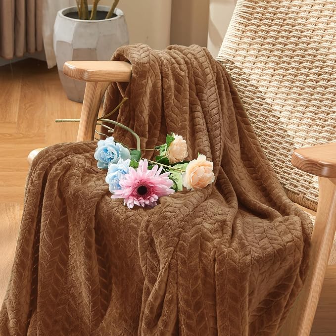 inhand Chocolate Brown Fleece Throw Blanket for Couch, Super Soft Flannel Blanket, Lightweight Fuzzy Blankets Sofa Bed Office, Washable Cozy Plush Fleece Blankets&Throw for All Season(50x60 Inches)
