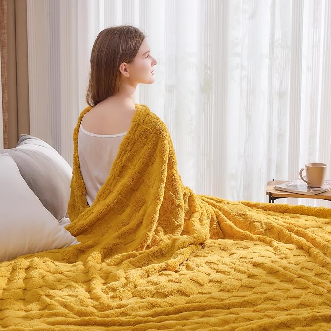 NEWCOSPLAY 3D Checkered Flannel Queen Blanket, Mustard Yellow, 90"x90" | Super Soft Cute Lightweight Decorative Premium Silky Fleece Blanket for Couch Sofa Bed, Gift for Women Men, All Season Use