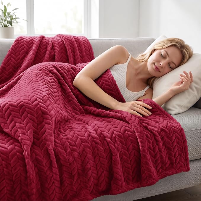 Exclusivo Mezcla Soft Fleece Bed Blanket King Size, 90”x104”, Deep Red | Cozy Fluffy Lightweight Blankets for Summer, Decorative Plush Flannel Throws for Living room, Bedroom with Leaves Pattern