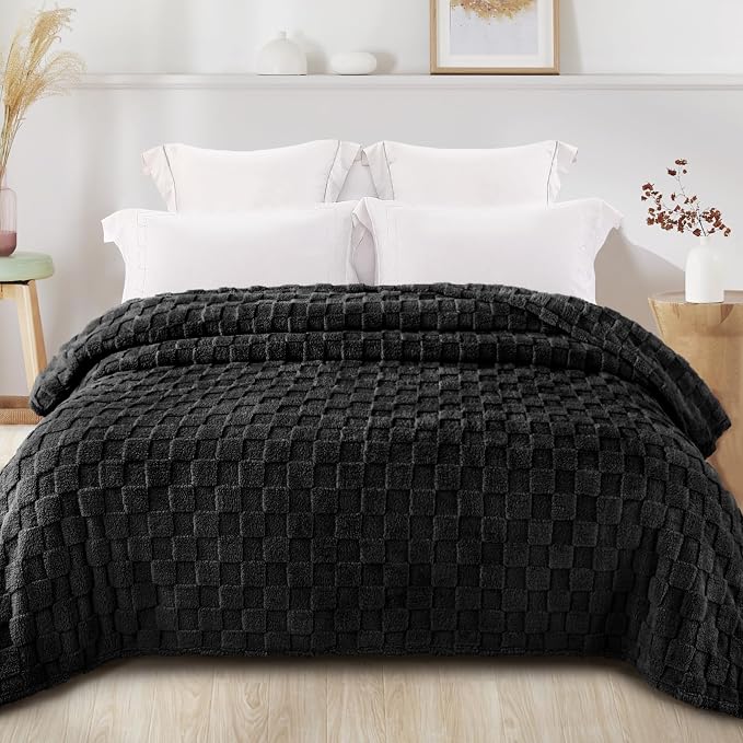 Exclusivo Mezcla 3D Checkered Fleece Queen Blanket for Bed, Black | Super Soft and Cozy Fluffy Blanket, Lightweight, Breathable, Decorative Blanket for Living Room, Bedroom, All Season, 90"x90"