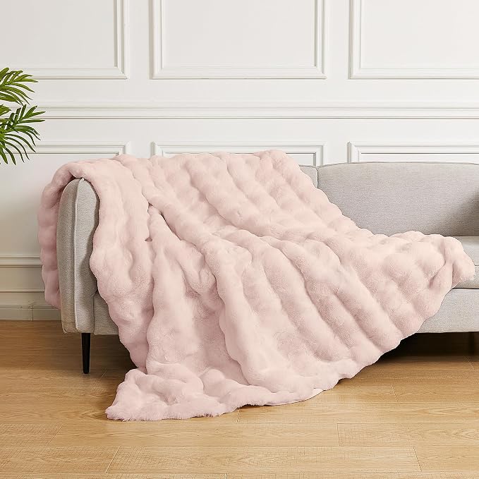 ORINOVA Pink Cozy Faux Fur Twin Blanket for Living Room Bedroom 60x80 Thick Ultra Soft Fuzzy Throw Blanket Fluffy Furry Bed Comforter Home Gifts 860 GSM