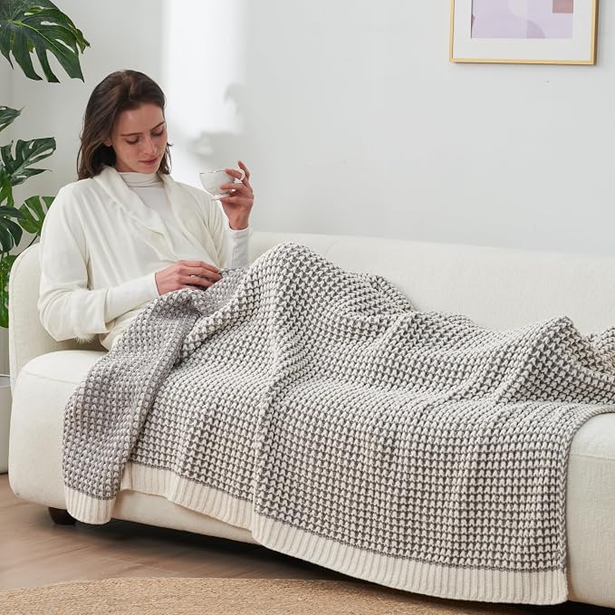 Knit Throw Blanket, Soft Chenille Cozy Breathable Pineapple Chunky Decorative Blanket for Couch, Bed & Sofa, French-Inspired Lightweight Warm Gift for Women, Gray, 60"x80"