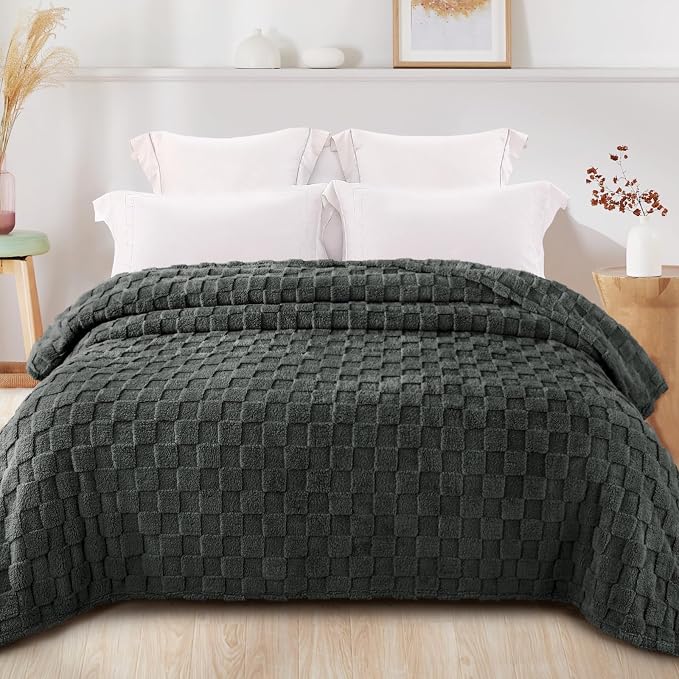 Exclusivo Mezcla 3D Checkered Fleece Queen Blanket for Bed, Dark Grey | Super Soft and Cozy Fluffy Blanket, Lightweight, Breathable, Decorative Blanket for Living Room, Bedroom, All Season, 90"x90"
