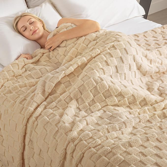 Exclusivo Mezcla 3D Checkered Fleece King Blanket for Bed, Camel | Super Soft and Cozy Fluffy Blanket, Lightweigh and Breathable Blanket for Living Room, Bedroom, Decor, All Season, 104"x90"