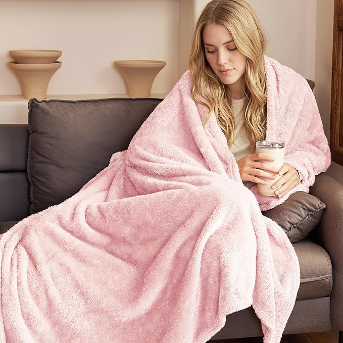 Exclusivo Mezcla Fuzzy Large Fleece Throw Blanket for Couch, Light Pink | 50x70 Inches, Super Soft and Cozy Throw, Plush Fluffy Blanket for Sofa, Bed, Bedroom, Home Decor, All Season