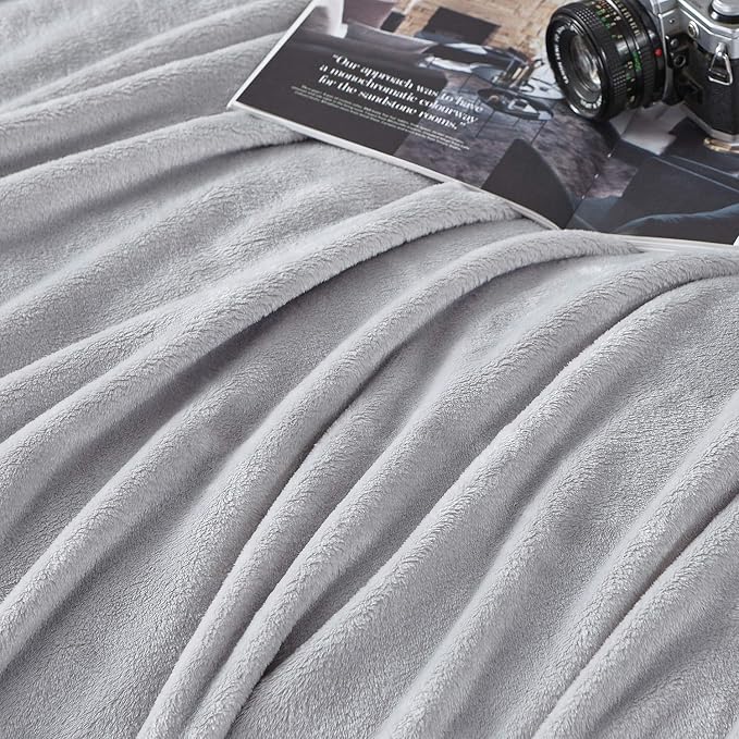 Hansleep Queen Light Grey Fleece Blanket, Soft Flannel Bed Blanket | Fuzzy Cozy Blanket 90x90 Inches, Multi-use for Bed, Sofa, Couch, Travel, Camping, All Season Warm Lightweight Cover