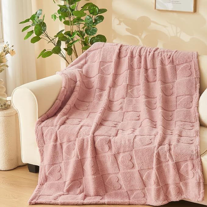 NEWCOSPLAY 3D Heart Checkered Flannel Twin Blanket, Pink Love, 60"x80" | Super Soft Cute Lightweight Decorative Premium Silky Fleece Blanket for Couch Sofa Bed, Gift for Women Men, All Season Use