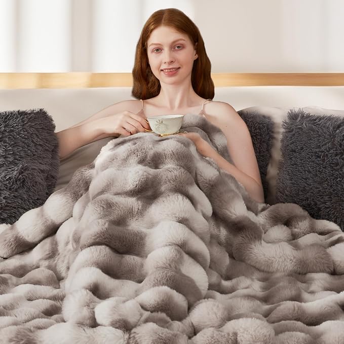 Luxury 1000GSM Faux Rabbit Fur Throw Blanket, Super Heavy Warm Cozy Brown Blankets for Couch Bed Sofa, Ruched Plush Fuzzy Elegant Soft Reversible Mink Blanket for Living Room Bedroom