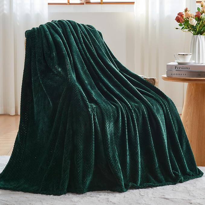 NEWCOSPLAY Fleece Leaves Pattern Twin Blanket, Forest Green, 60"x80" | Super Soft Throw Blanket, Lightweight Cozy Bed Sofa Blanket, Premium Silky Flannel Fleece, Travel Blanket for All Season Use