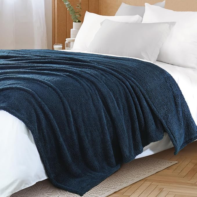 Exclusivo Mezcla Fleece Bed Blankets King Size for Bed, 90" x 104" | Super Soft and Cozy Fluffy Blanket for Women, Lightweight and Fuzzy Large Blanket for Bedroom , All Season, Navy Blue