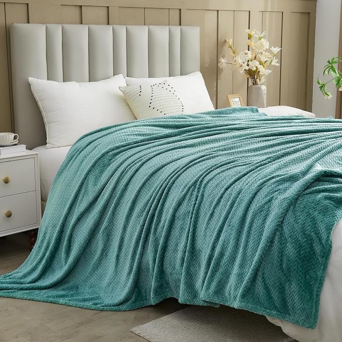 NEWCOSPLAY Fleece Leaves Pattern Twin Blanket, Light Teal, 60"x80" | Super Soft Throw Blanket, Lightweight Cozy Bed Sofa Blanket, Premium Silky Flannel Fleece, Travel Blanket for All Season Use