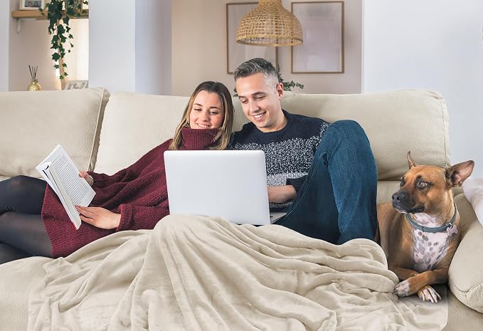 Utopia Bedding Ultra Soft Fleece Bed Blanket King Size Linen (90x102 Inch) | Microfiber Plush Warm Lightweight Breathable Cozy Blanket Anti-Static, All Season Use, Gift for Women and Men