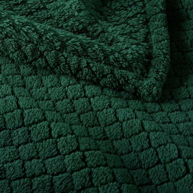 Exclusivo Mezcla Soft Fleece King Size Blanket for Bed, Forest Green | Jacquard Lightweight Cozy Bed Blanket, Breathable Decorative Fuzzy Textured All Season Use, 90x104 Inches