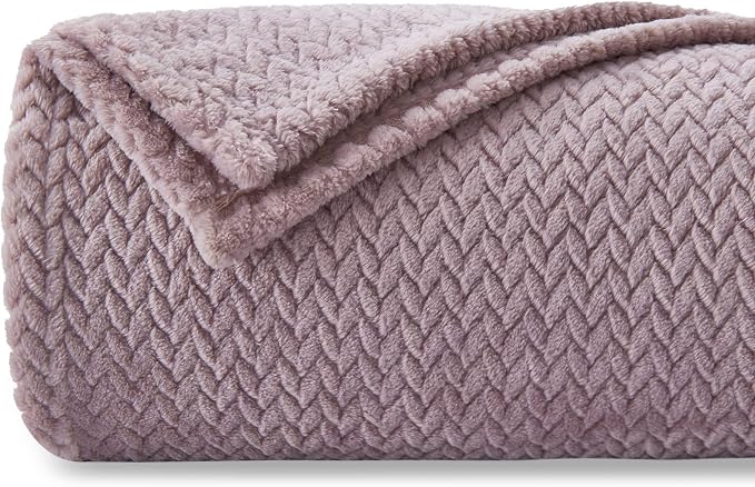 NEWCOSPLAY Fleece Leaves Pattern King Blanket, Light Purple, 90"x110" | Super Soft Throw Blanket, Lightweight Cozy Bed Sofa Blanket, Premium Silky Flannel Fleece, Travel Blanket for All Season Use