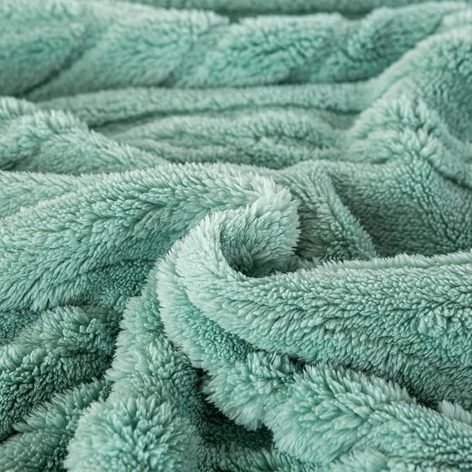 YUSOKI Sherpa Fleece Large Throw Blanket, Light Green, 50"x65" | 3D Stylish Design,320GSM, Non-Shedding, Lightweight for All Season Use, stays fluffy after repeated washes, Perfect Gifts