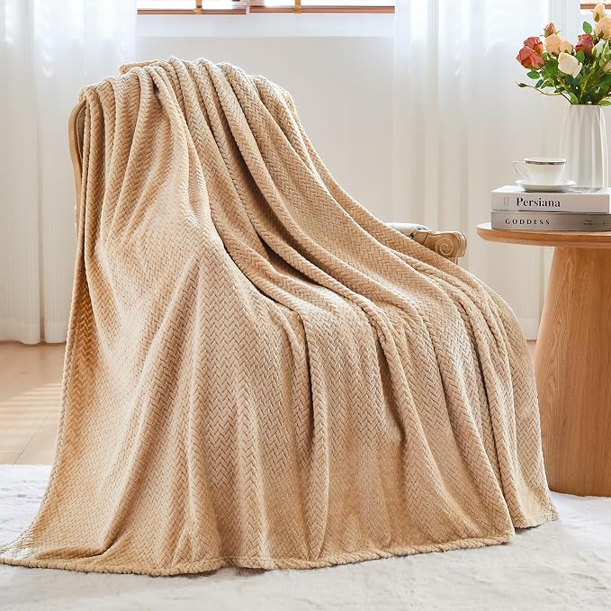 NEWCOSPLAY Fleece Leaves Pattern King Blanket, Brown, 90"x110" | Super Soft Throw Blanket, Lightweight Cozy Bed Sofa Blanket, Premium Silky Flannel Fleece, Travel Blanket for All Season Use
