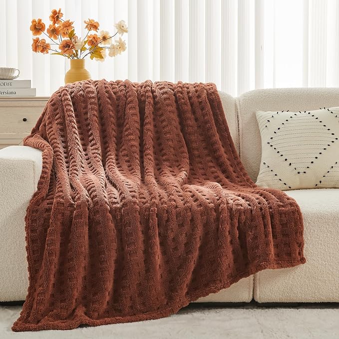 NEWCOSPLAY 3D Waffle Checkered Flannel King Blanket, Coffee, 90"x110" | Super Soft Cute Lightweight Decorative Premium Silky Fleece Blanket for Couch Sofa Bed, Gift for Women Men, All Season Use