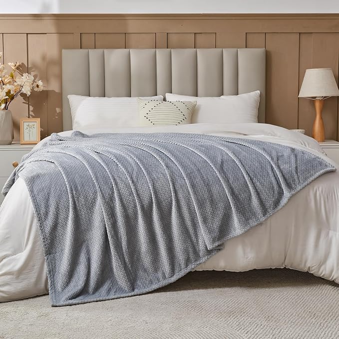 NEWCOSPLAY Fleece Leaves Pattern Twin Blanket, Grey, 60"x80" | Super Soft Throw Blanket, Lightweight Cozy Bed Sofa Blanket, Premium Silky Flannel Fleece, Travel Blanket for All Season Use