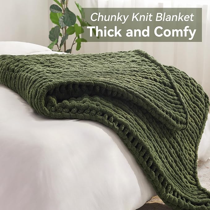 Negwoo Chunky Knit Throw Blanket, Knitted Throw Chenille Yarn, 60"*80" | Soft Thick Cable Knitted Blankets, Handmade Big Thick Blanket, Machine Washable Cute Comfy Blanket for Home Decor, Green