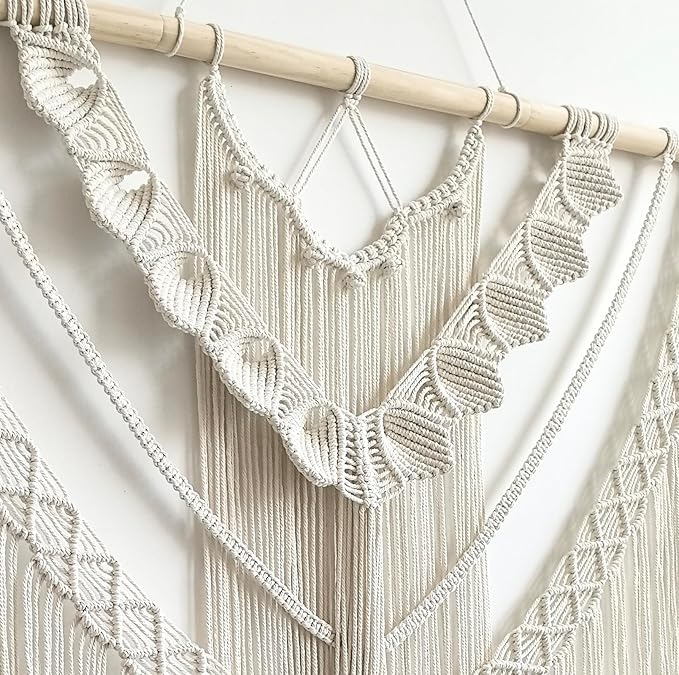 Achart Macrame Wall Hanging Large- Boho Wall Decor- large wall art- Wall Decor Living Room- Macrame Tapestry Boho Decor for Bedroom (Beige-Shells)