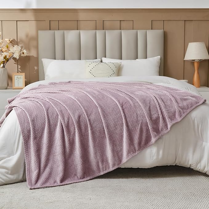NEWCOSPLAY Fleece Leaves Pattern Throw Blanket, Light Purple, 50"x60" | Super Soft Throw Blanket, Lightweight Cozy Bed Sofa Blanket, Premium Silky Flannel Fleece, Travel Blanket for All Season Use