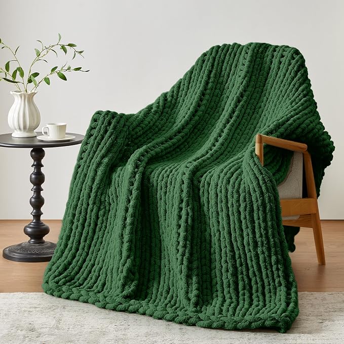 Negwoo Chunky Knit Throw Blanket, Knitted Throw Chenille Yarn, 30"*40" | Soft Thick Cable Knitted Blankets, Handmade Big Thick Blanket, Machine Washable Cute Comfy Blanket for Home Decor,Grass green