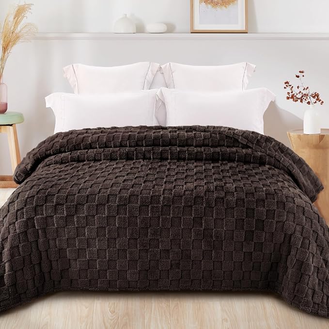 Exclusivo Mezcla 3D Checkered Fleece Twin Blanket for Bed, Coffee | Super Soft and Cozy Fluffy Bed Blanket, Cute Fuzzy Blanket for Teens Back to School, Dorm Essentials, All Season, 60"x80"
